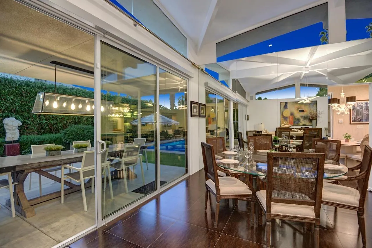 Holiday home Canyon Palms Estate- Ultra-Luxe, Pool, Spa, Firepit, Outdoor Kitchen & More Palm Springs