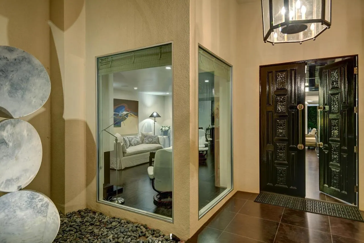 Holiday home Canyon Palms Estate- Ultra-Luxe, Pool, Spa, Firepit, Outdoor Kitchen & More Palm Springs United States